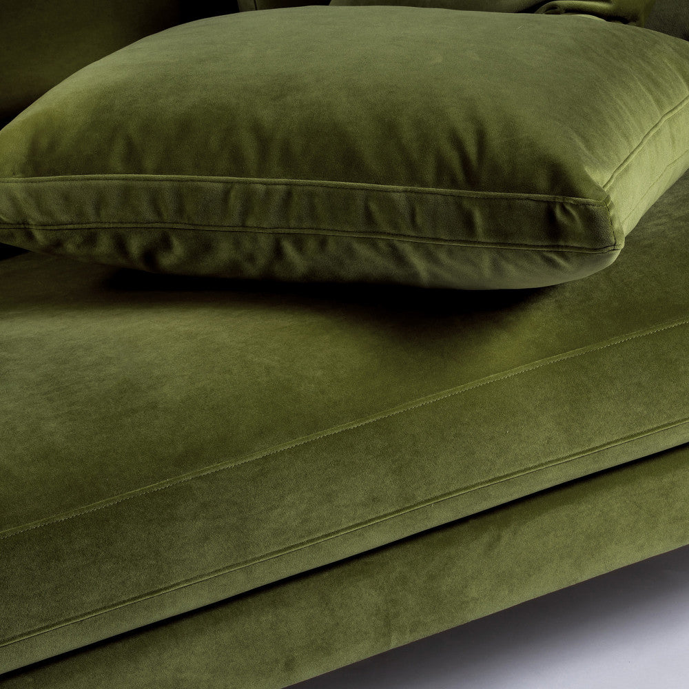 villabon-sofa-de-3-plazas-en-terciopelo-con-patas-torneadas__Verde oliva
