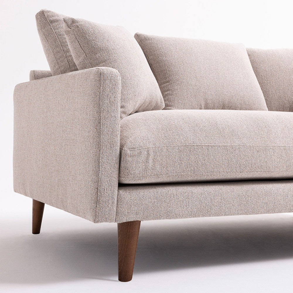 villabon-sofa-de-4-plazas-en-tela-con-patas-de-madera-oscura__Natural chino
