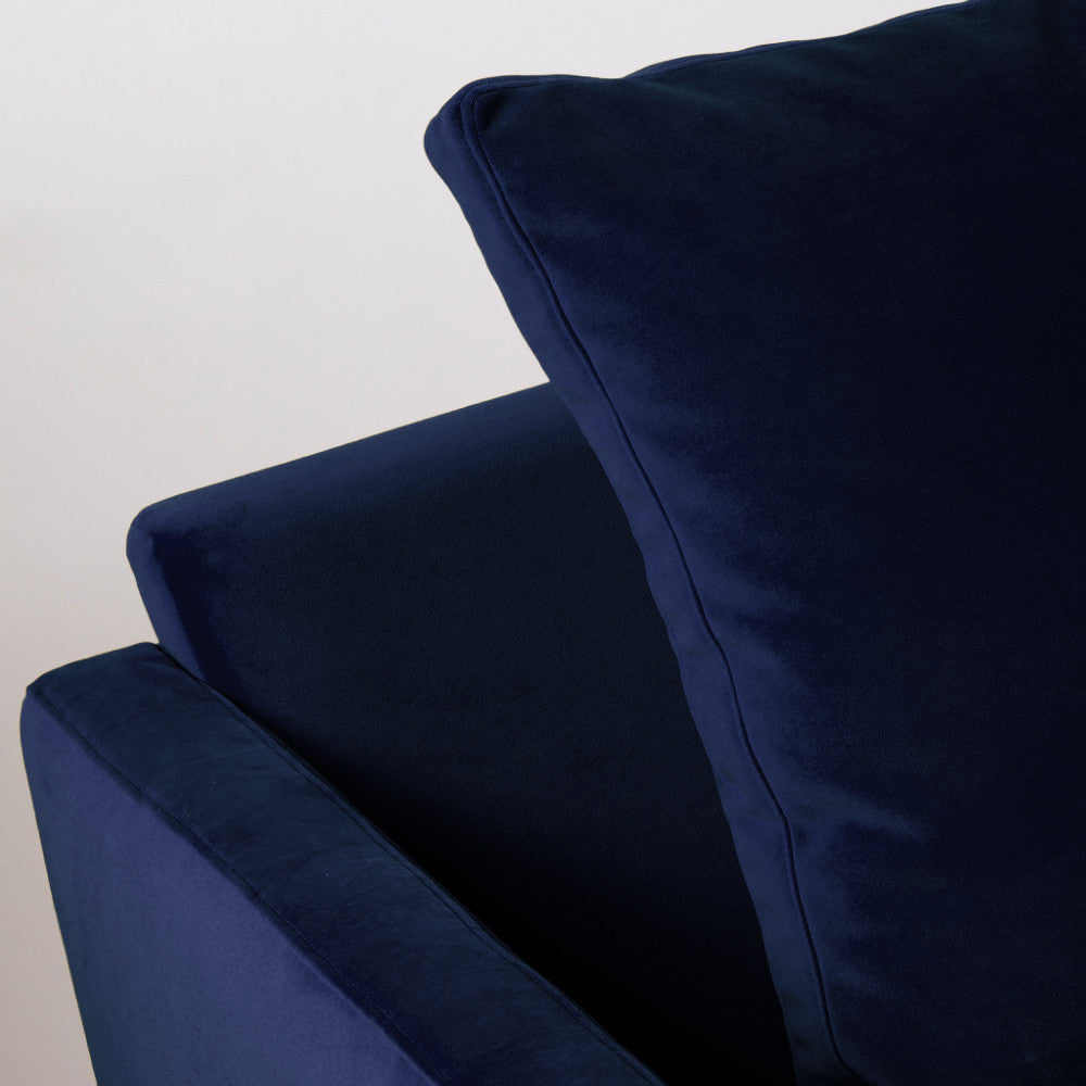 villabon-sofa-de-4-plazas-en-terciopelo-con-patas-torneadas__Azul marino