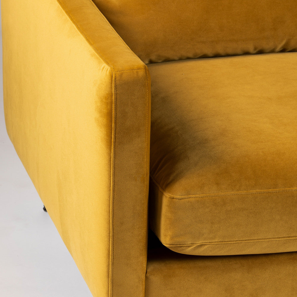 villabon-sofa-cama-de-3-plazas-en-terciopelo-con-patas-de-madera-oscura__Amarillo mostaza