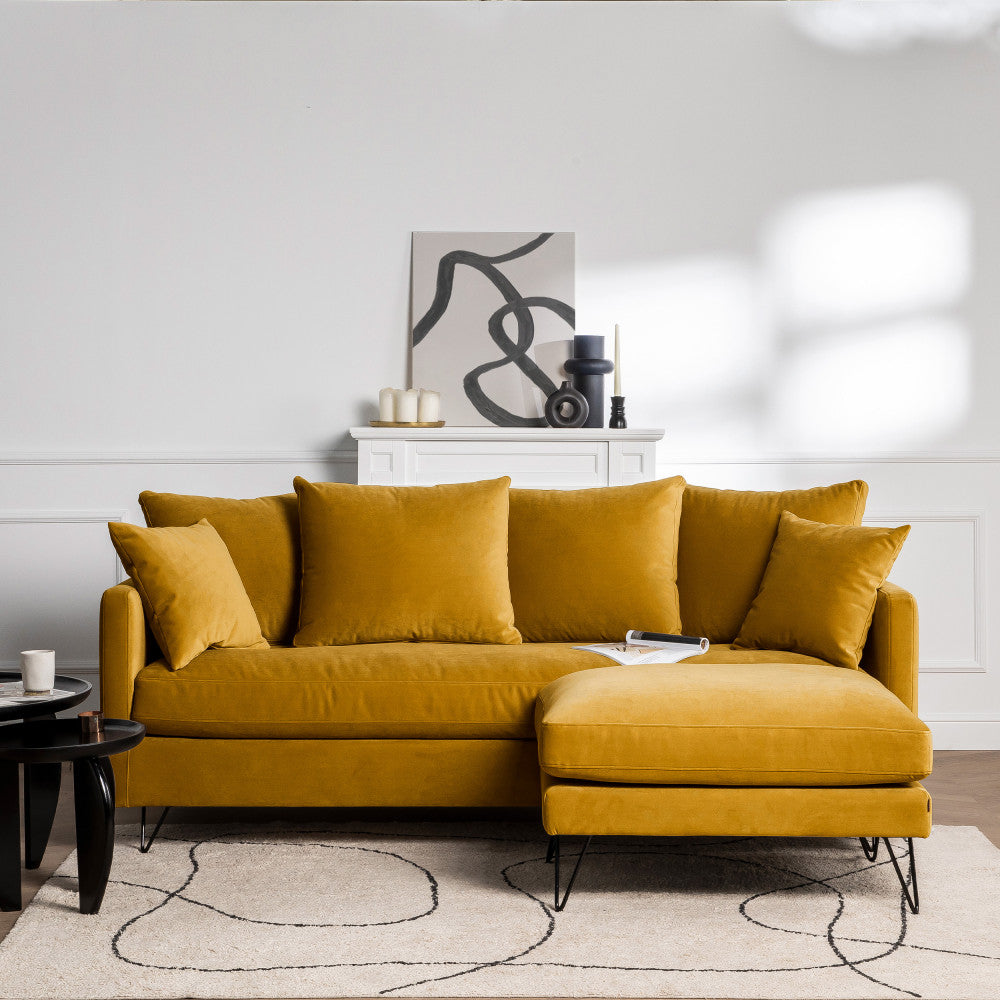 villabon-sofa-cama-de-3-plazas-en-terciopelo-con-patas-metalicas-de-horquilla-negras__Amarillo mostaza