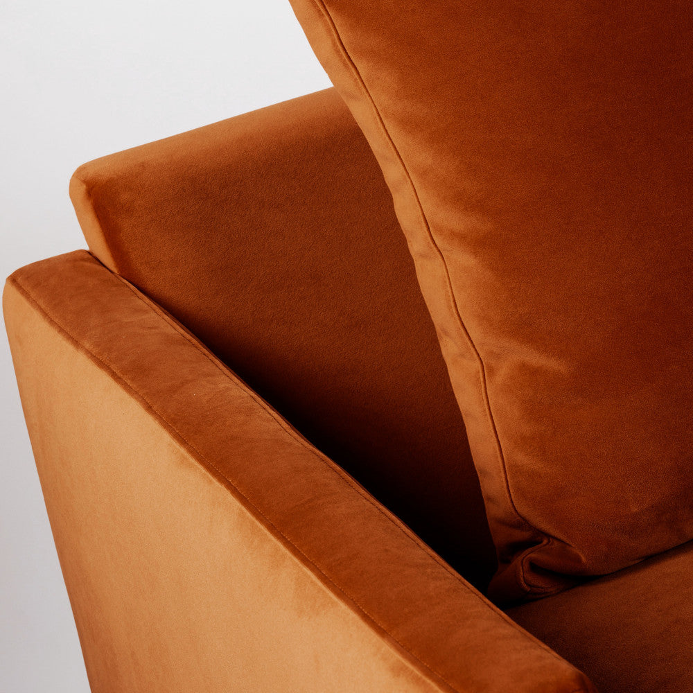 villabon-sofa-cama-de-4-plazas-en-terciopelo-con-patas-metalicas-de-horquilla-negras__Óxido