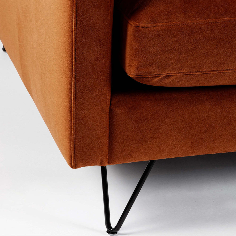 villabon-sofa-cama-de-4-plazas-en-terciopelo-con-patas-metalicas-de-horquilla-negras__Óxido