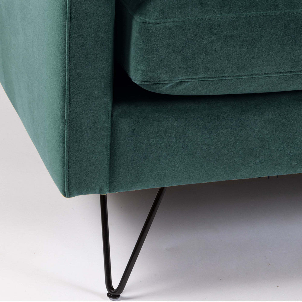 villabon-sofa-cama-de-4-plazas-en-terciopelo-con-patas-metalicas-de-horquilla-negras__Verde eucalipto