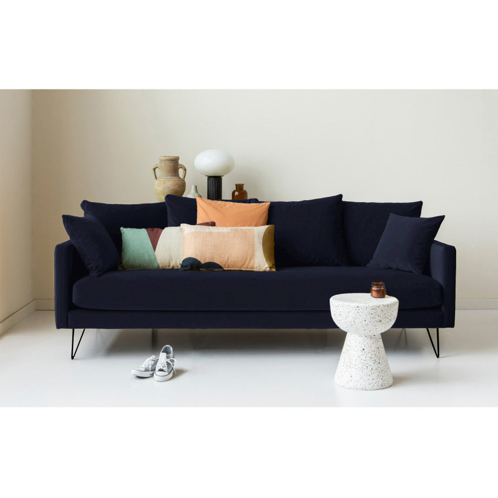 villabon-sofa-cama-de-4-plazas-en-terciopelo-con-patas-metalicas-de-horquilla-negras__Azul marino