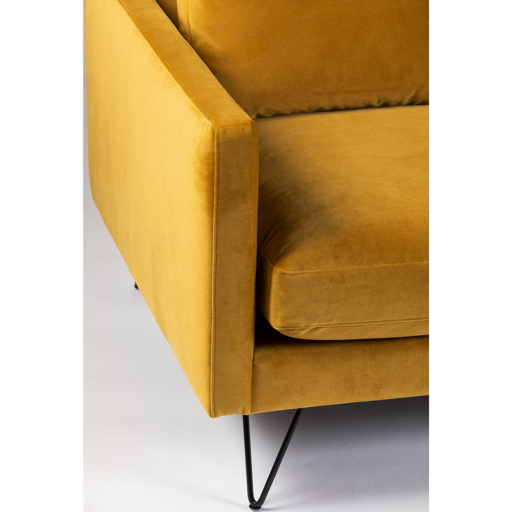 villabon-sofa-de-4-plazas-en-terciopelo-con-patas-de-horquilla-negras__Amarillo mostaza