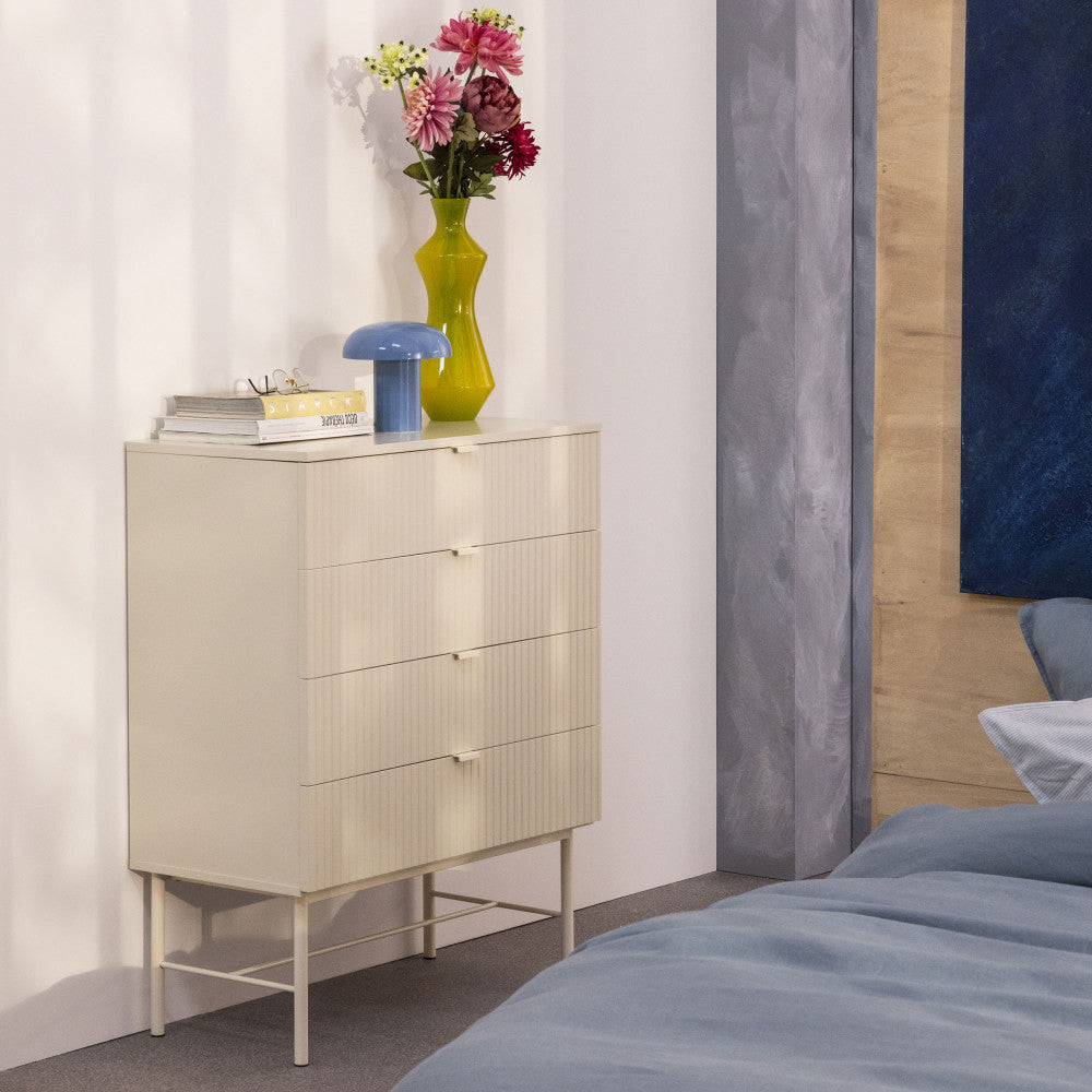 molly-comoda-de-4-cajones-de-madera-y-metal-l79cm__Crema
