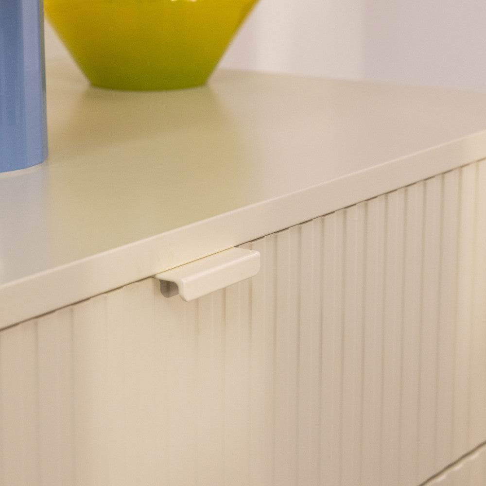 molly-comoda-de-4-cajones-de-madera-y-metal-l79cm__Crema