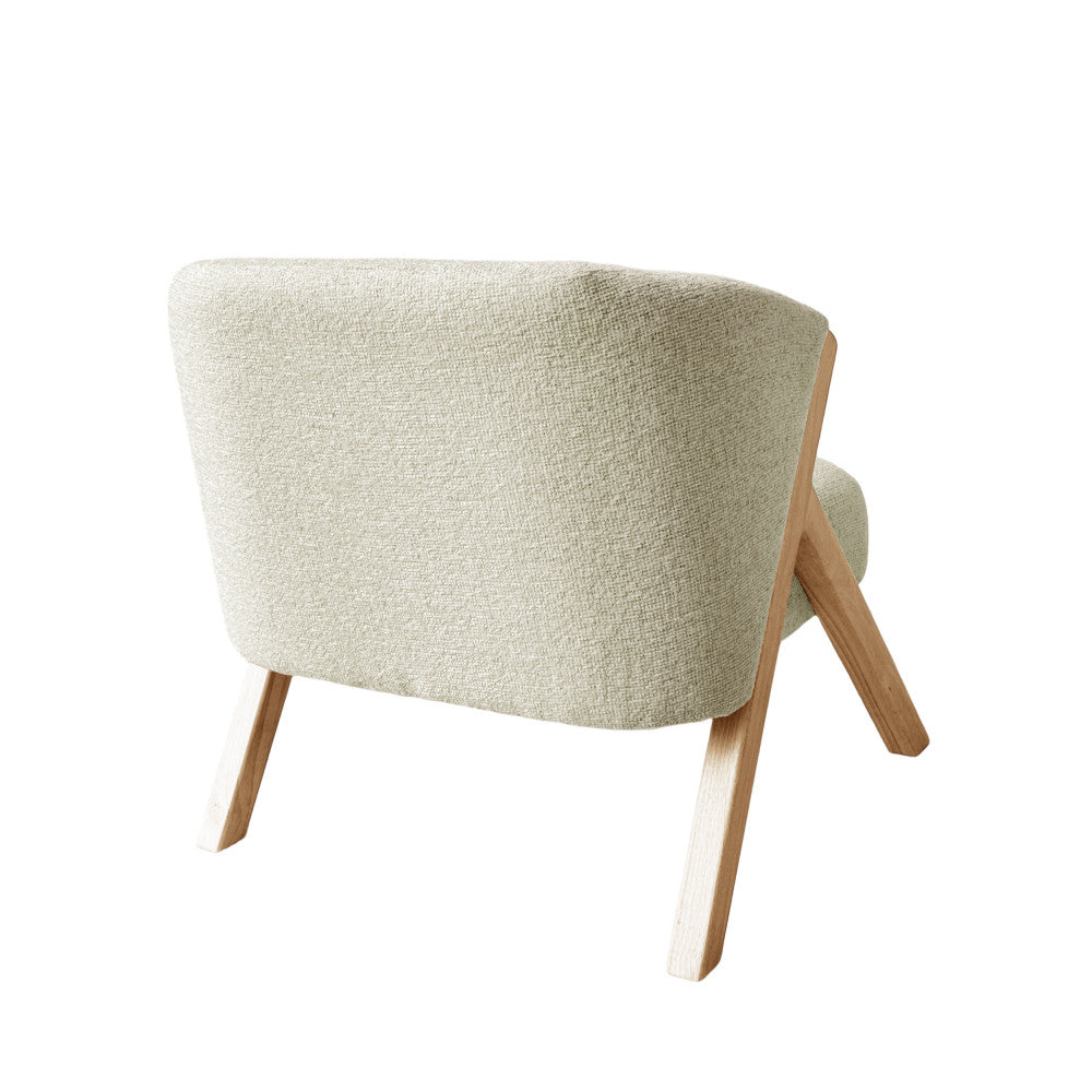 malou-sillon-de-tela-con-patas-de-madera-clara__Beige