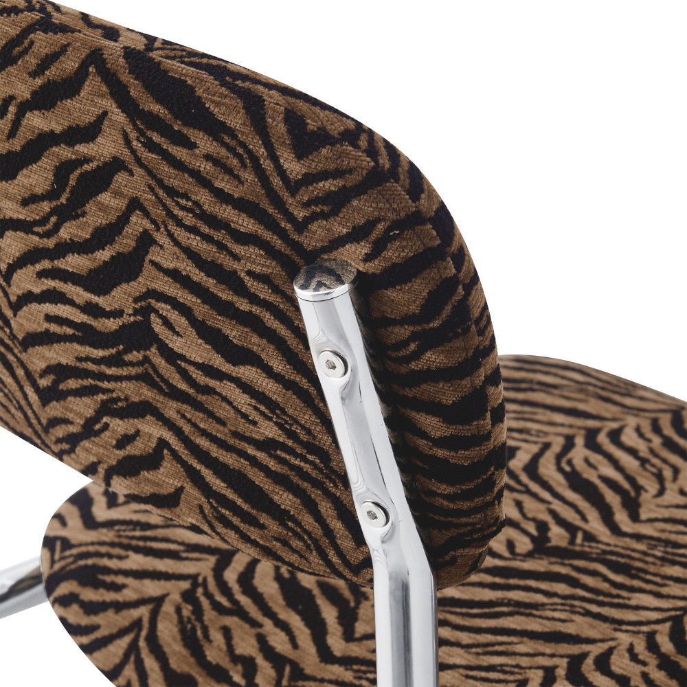 marcel-juego-de-2-sillas-con-estampado-de-tigre-y-patas-cromadas__Castaño