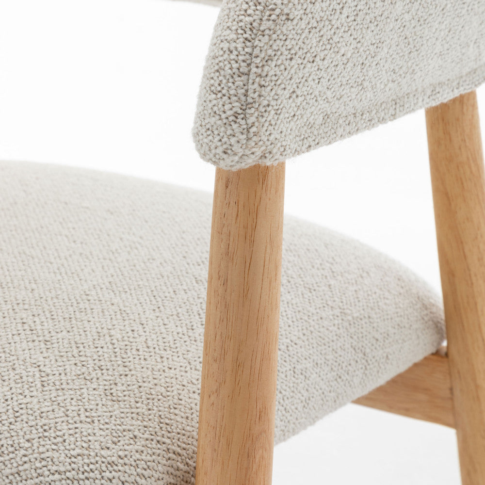 marina-lote-de-2-sillones-de-mesa-en-tela-bouclette-y-madera__Beige