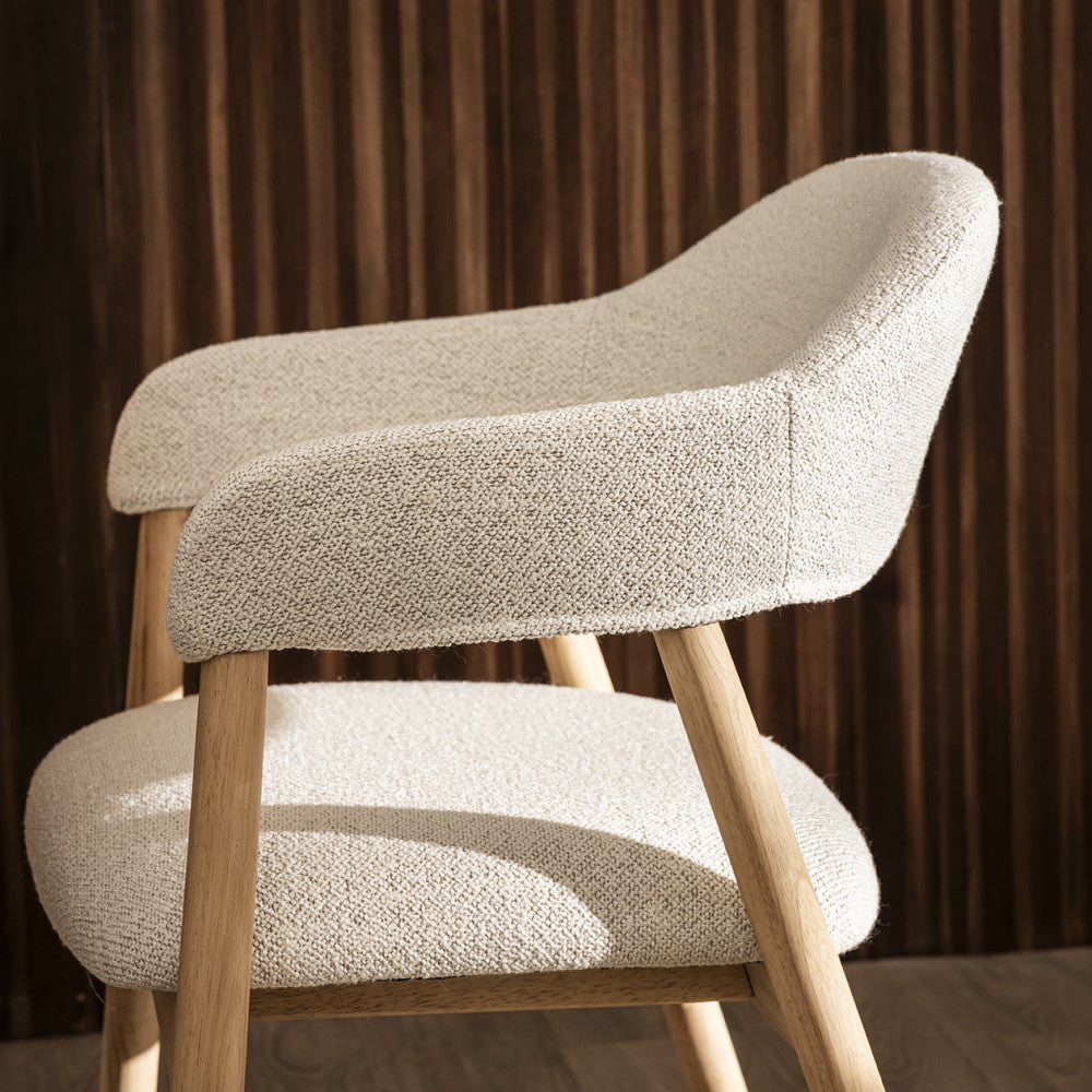 marina-lote-de-2-sillones-de-mesa-en-tela-bouclette-y-madera__Beige