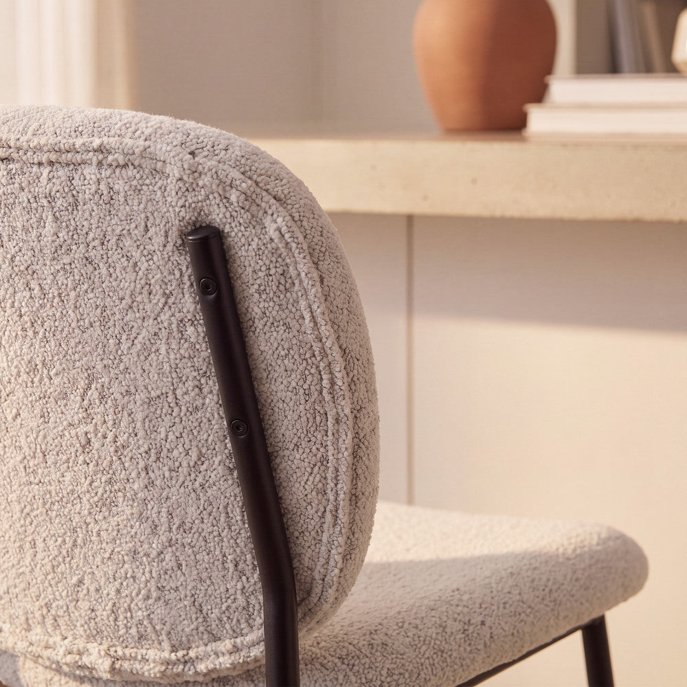 dalby-lote-de-2-taburetes-de-bar-de-tela-boucle-y-metal-h65cm__Beige jaspeado