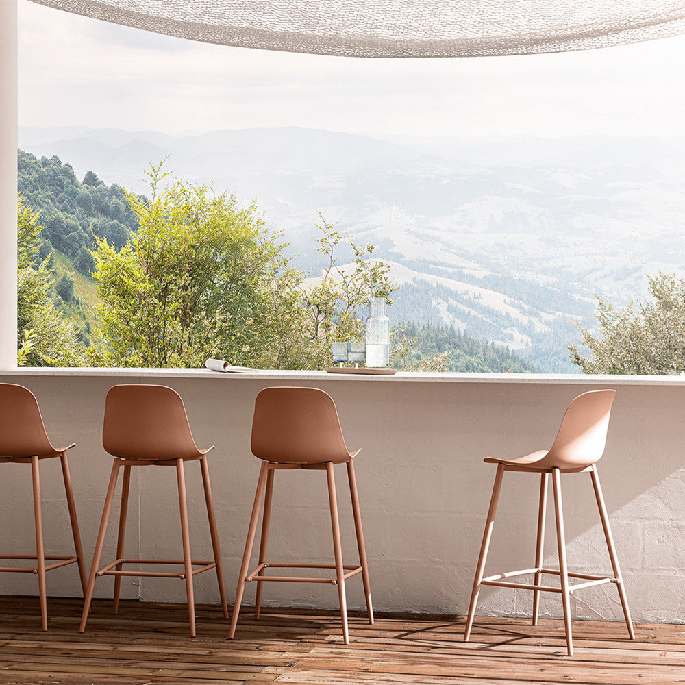 portland-lote-de-4-taburetes-de-bar-interiores-y-exteriores-de-plastico-y-metal-h65cm__Terracota