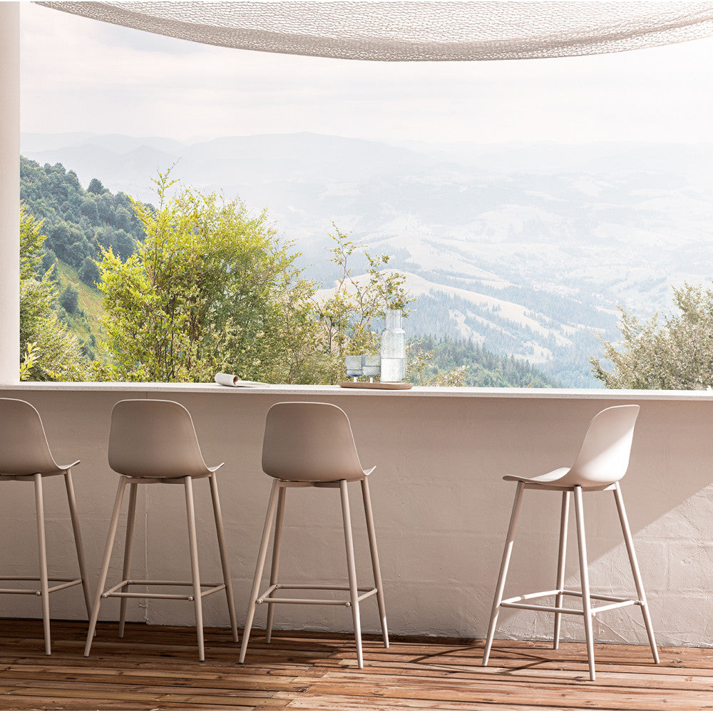 portland-lote-de-4-taburetes-de-bar-interiores-y-exteriores-de-plastico-y-metal-h65cm__Beige