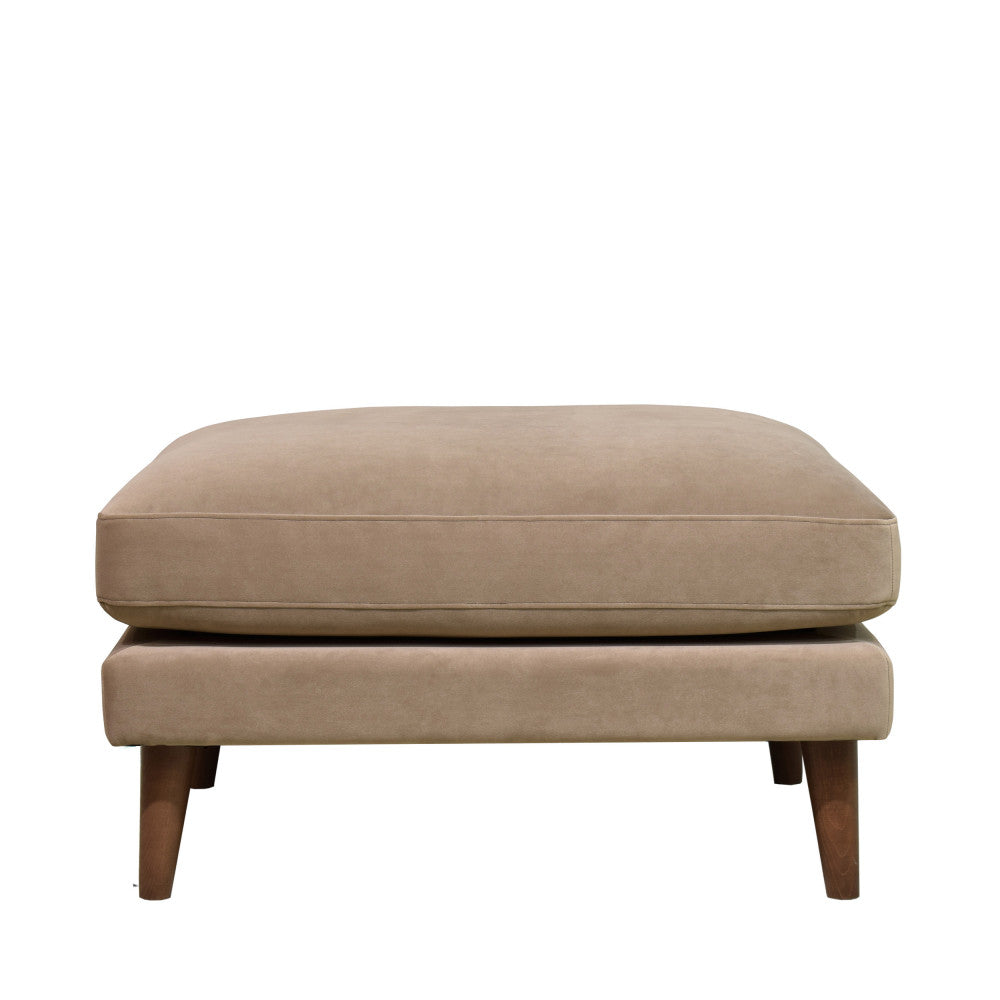villabon-puf-de-terciopelo-con-patas-de-madera-oscura__Beige