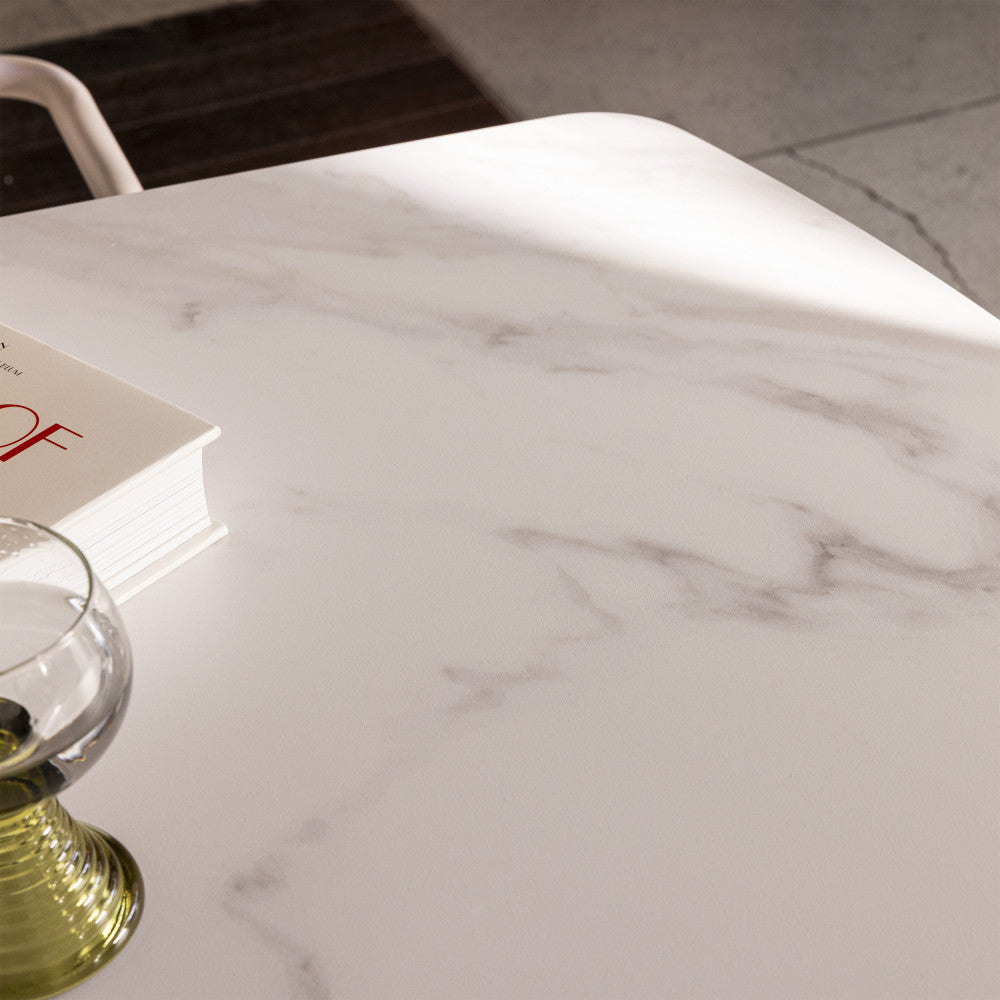 reno-mesa-de-comedor-para-8-personas-con-efecto-marmol-y-madera__Madera oscura
