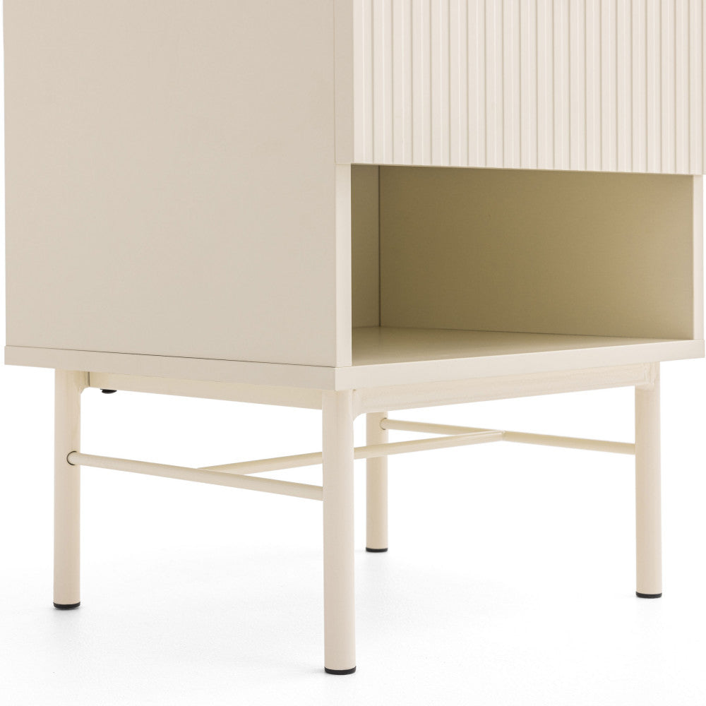molly-mesita-de-noche-1-cajon-1-hueco-de-madera-y-metal__Crema